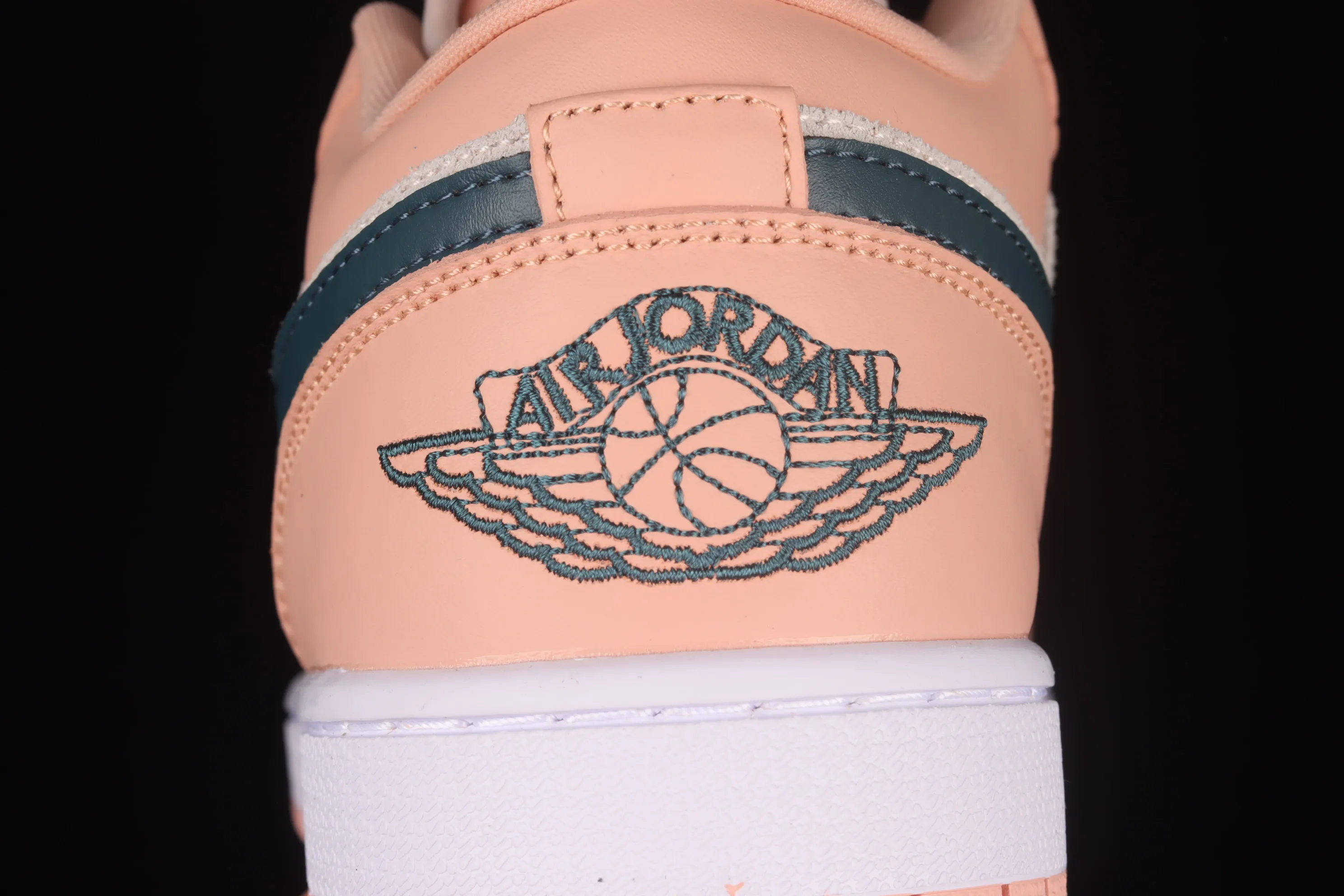 All categories Air Jordan Jordan series basketball shoes Air Jordan 1 Low Air Jordan 1 Low AJ1 Joe 1 pink and green low-top cultural sneakers DC0774-800